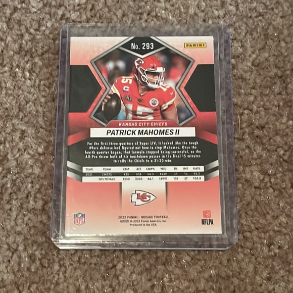 Super MVP Patrick Mahomes card - Picture 2 of 2